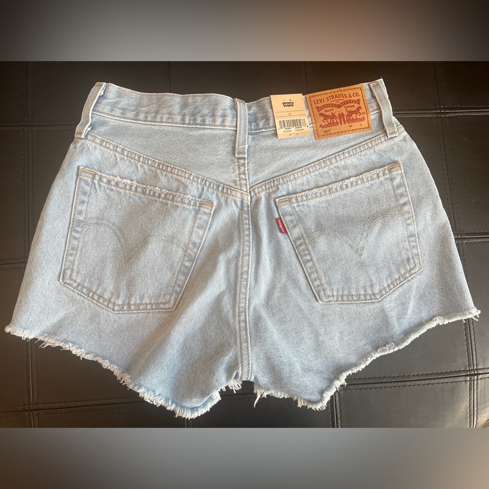 NWT Women’s Levi’s 501 Original High Rise Jean Shorts Size 27 - Picture 5 of 7